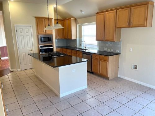 1904 Chasewood Dr, Austin TX 78727-6373 exterior