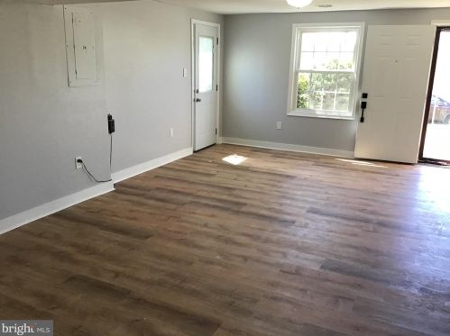 6513 Carriage Dr, Alexandria VA  22310-3303 exterior