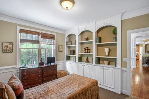 2551 Essex Ln, Atlanta GA 30331-7855 exterior