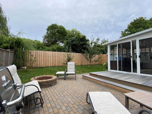 19 Loring St, Middletown, RI 02842-5982