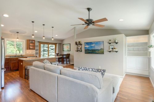 1845 Kathryn Cir, Saint Paul, MN 55122-1743