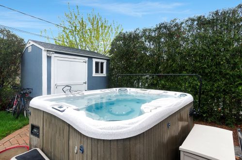 8236 Ainslie St, Chicago IL 60706-3067 exterior