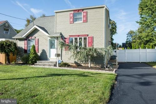 5 Ravine Dr, Trenton NJ  08620-2421 exterior