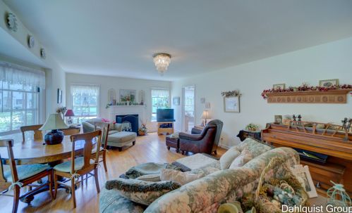 806 Moulton Ave, Meskegon MI 49445-2921 exterior