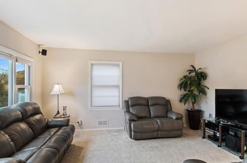 935 Lyman Ave, Peekskill NY 10566-1828 exterior