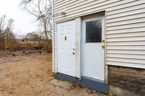 126 Stockbridge Ave, Kalamazoo MI 49001-2881 exterior