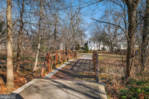 4216 Landgreen St, Rockville MD 20853-2731 exterior