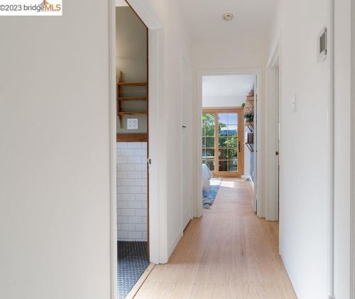 1221 Blake St, Berkeley CA 94702-2014 exterior