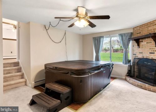 2511 Meetinghouse Rd, Jamison PA 18929-1157 exterior