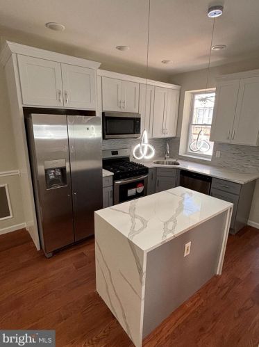 5810 Camac St, Philadelphia PA 19141-4123 exterior