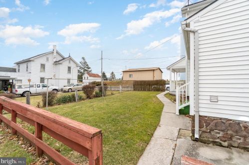 181 Cemetery St, Littlestown PA 17340-1507 exterior