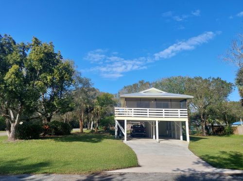 5000 Seminole Rd, Fort Pierce FL  34951-2106 exterior