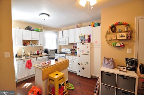 1904 Calvert St, Washington DC 20008-2665 exterior