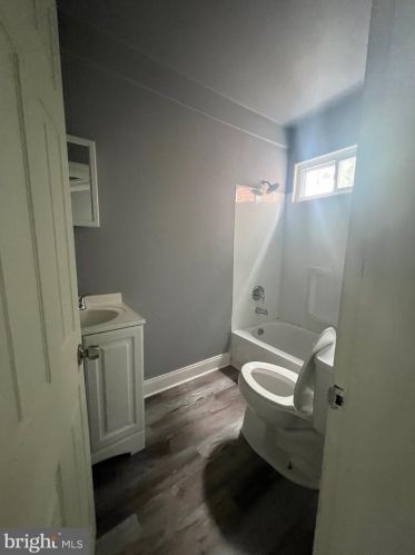 213 Hamilton Ave, Darby PA 19023-2004 exterior