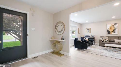 157 Pheasant Ln, Huntingdon Valley PA 19006-3105 exterior