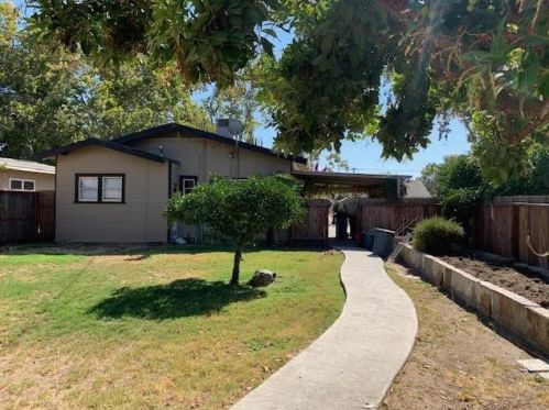 1125 Myrtle St, Turlock, CA 95380-4931