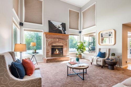 3 Swallow Wood Ln, Sandy, UT 84092-4868