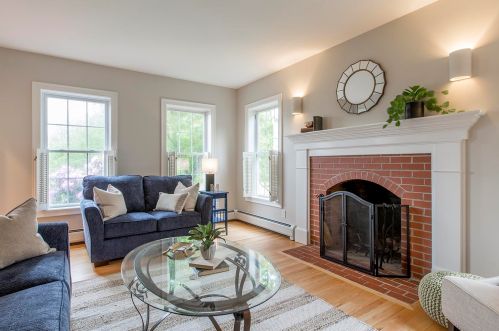 11 Spruce Ln, Stratham NH  03885-2494 exterior