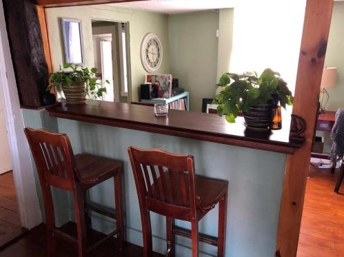 130 Spg St, Middletown RI 02840-6804 exterior