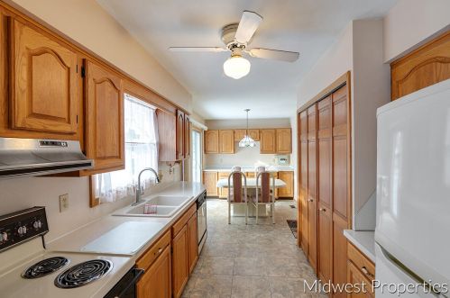 1700 Rodney Cir, Grand Rapids MI 49505-4439 exterior