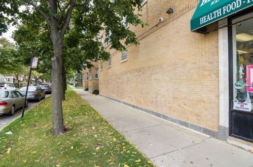 4437 Fullerton Ave, Chicago IL  60639-1942 exterior