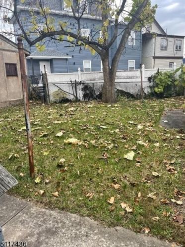 225 21 St, Paterson NJ 07513-1509 exterior