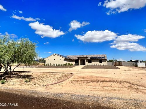 35029 12th St, Phoenix AZ  85086-7705 exterior