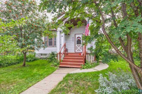 48 Conan St, Ely, MN 55731-1236