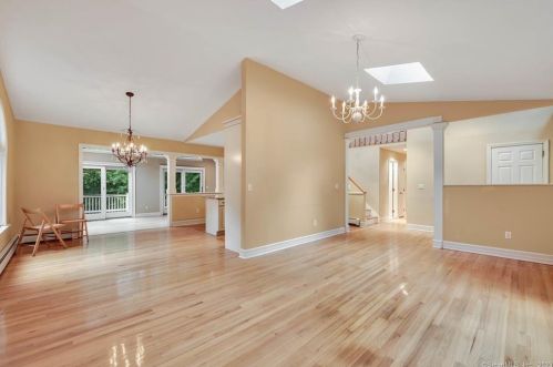 152 Burr Hl Rd, Deep River CT 06419-1170 exterior