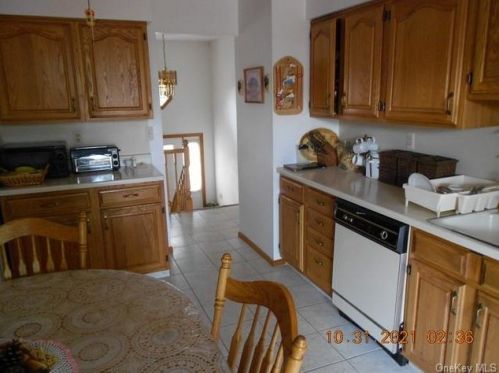 70 Scott Dr, Middletown NY 10941-1112 exterior