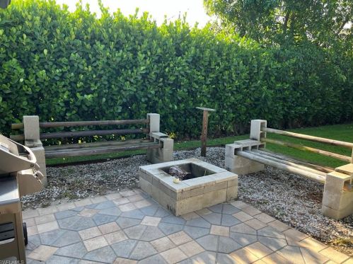 1160 Michigan Ave, Naples FL 34103-3873 exterior