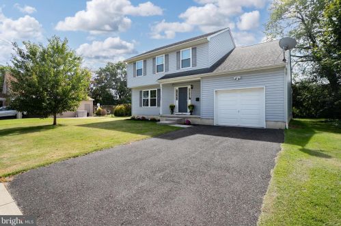 367 Jencohallo Ave, Trenton, NJ 08619-3542