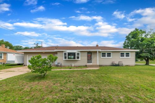 2603 Madelyn Dr, Wyoming, MI