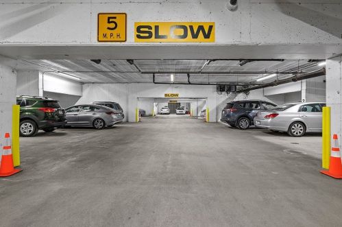 5600 Munhall Rd, Pittsburgh PA  15217-2067 exterior