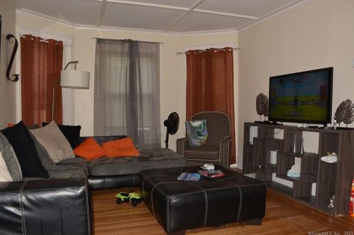 356 Chestnut St, New Britain CT 06051-2307 exterior