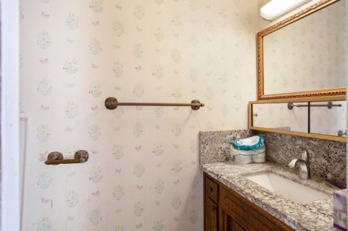 2507 Golf Rd, Turlock CA 95380-9748 exterior