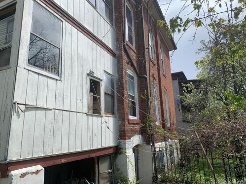 23 Pearl St, New Britain, CT 06051-2610