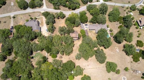 7917 Frst Vw Dr, Austin TX 78746-4521 exterior