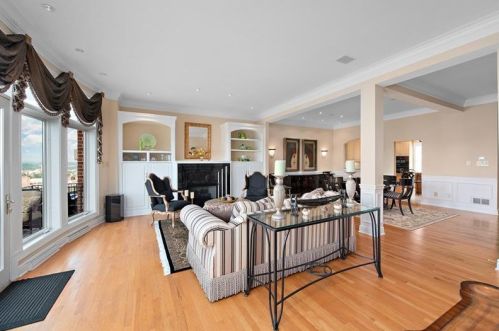 626 Grandview Ave, Pittsburgh PA 15211-1442 exterior