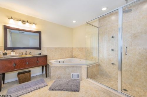 2 Brookview Cir, Dover NJ  07869-4636 exterior