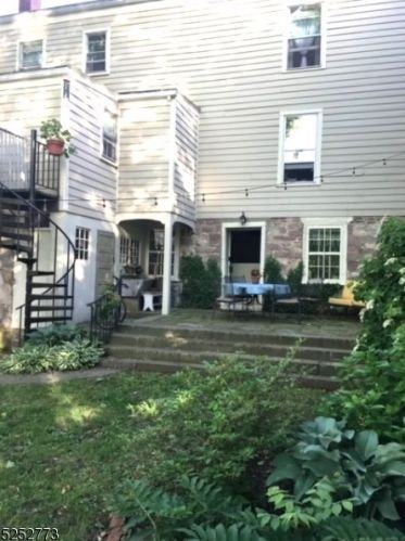 31 Ctr St, Clinton NJ exterior