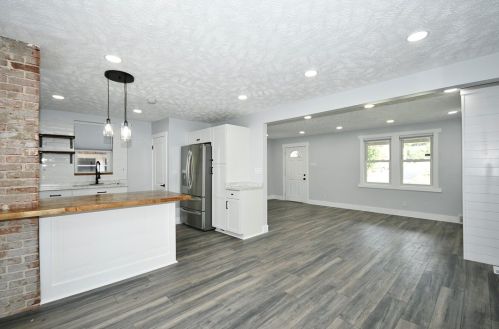 42 Queenston St, Pittsburgh PA 15210-4143 exterior