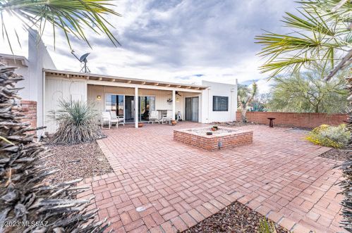 735 Los Opalos, Green Valley AZ 85614-2312 exterior