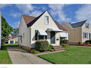 8022 Dorothy Ave, Cleveland OH  44129-3617 exterior