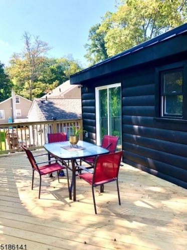 5 Bucknell Trl, Hopatcong NJ  07843-1760 exterior