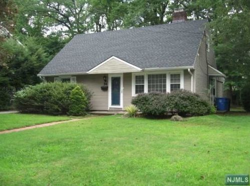 56 Day Ave, Tenafly NJ  07670-1441 exterior