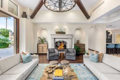 4450 54th St, Phoenix AZ 85018-1905 exterior