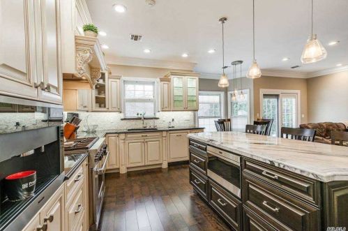 90 Hamlet Dr, Commack NY 11725-4438 exterior