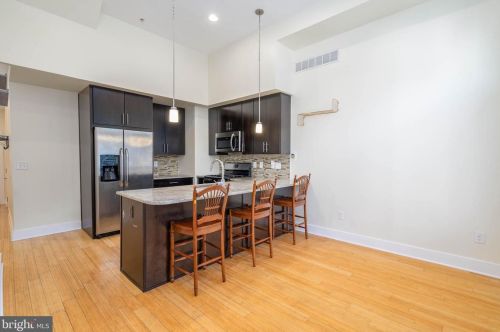 806 Christian St, Philadelphia PA  19147-3914 exterior