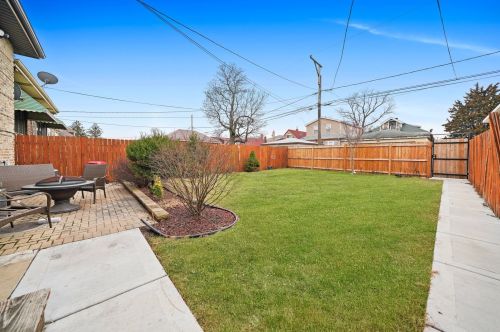 8118 Wolcott Ave, Chicago IL 60620-5330 exterior